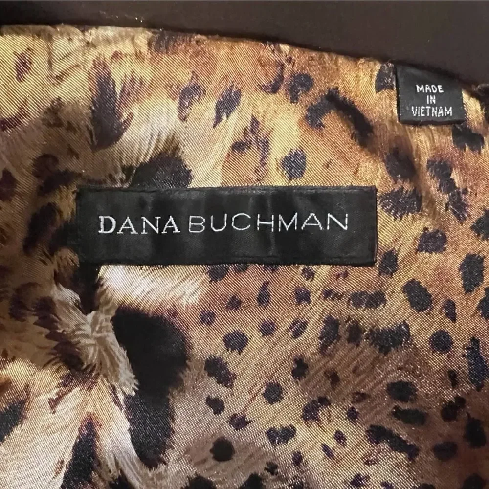 Dana Buchman winter coat. Almost new condition. Size S.